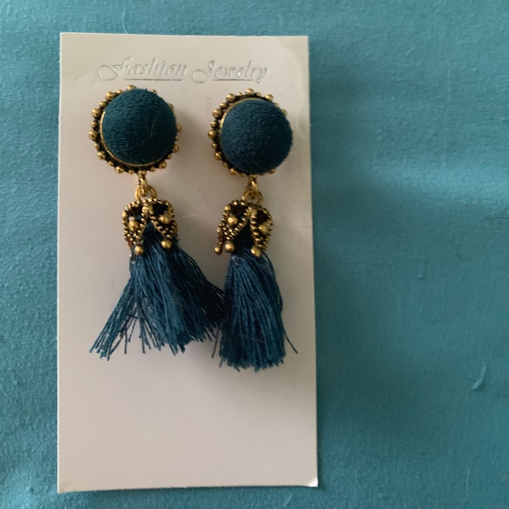 Earrings - Picture 1 of 1